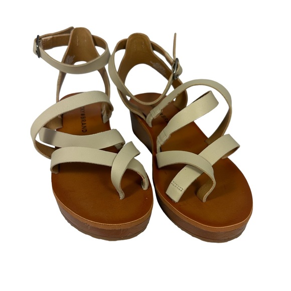 Lucky Brandi Hoami Sandals, Cream Color, Size 6 1/2 - Picture 3 of 8